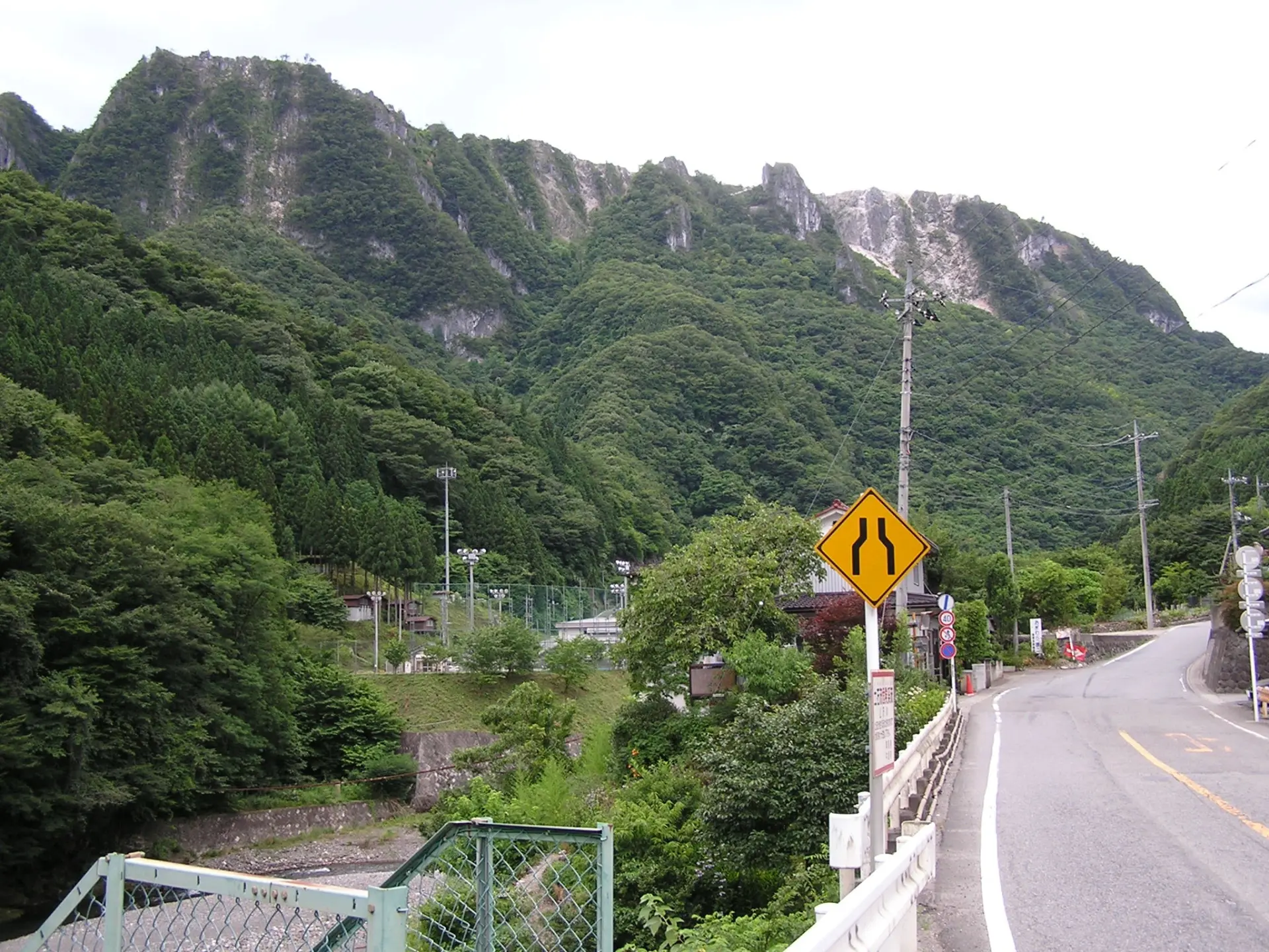 神流町の岸壁