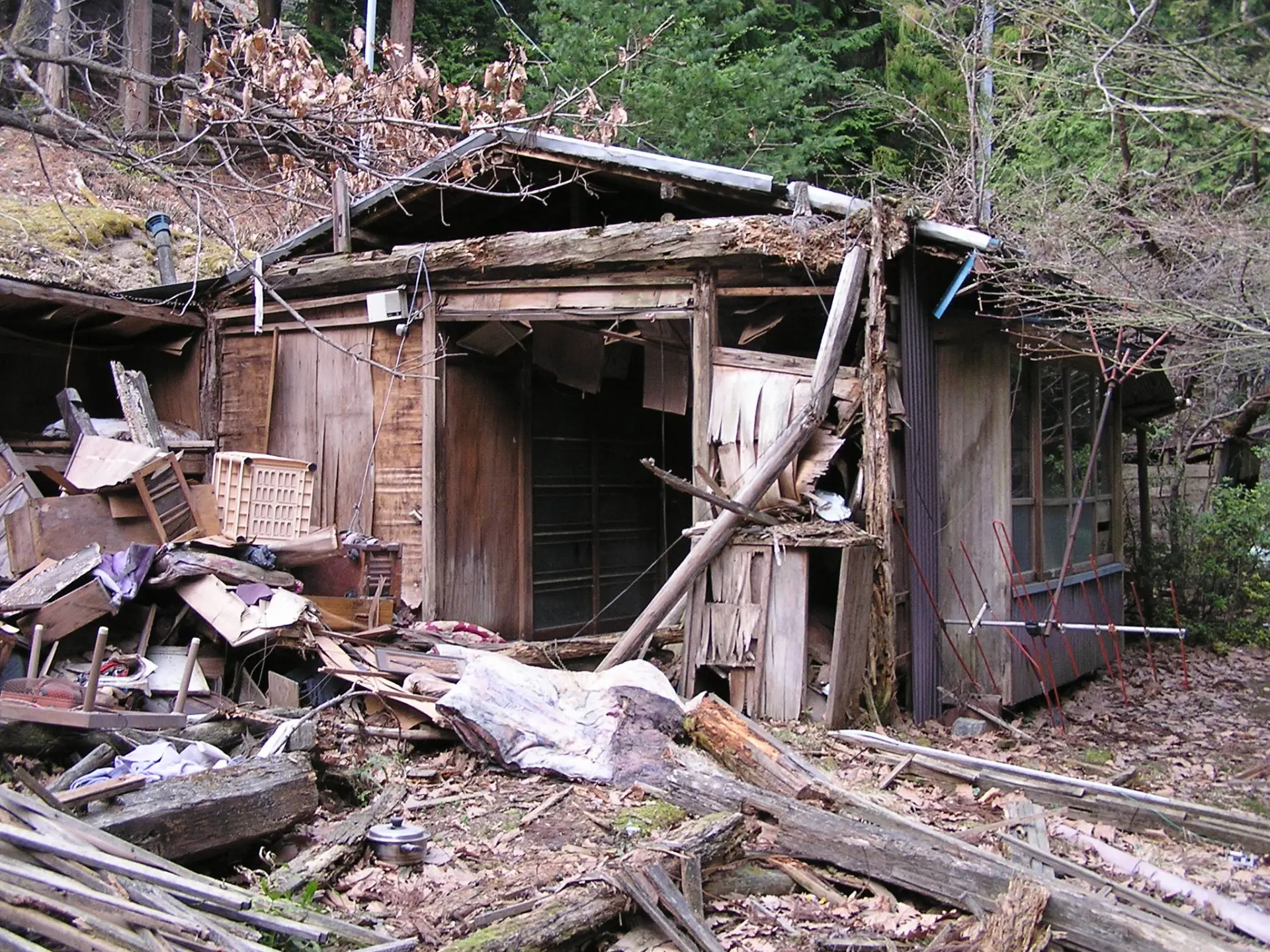 白岩廃村入口の茶屋
