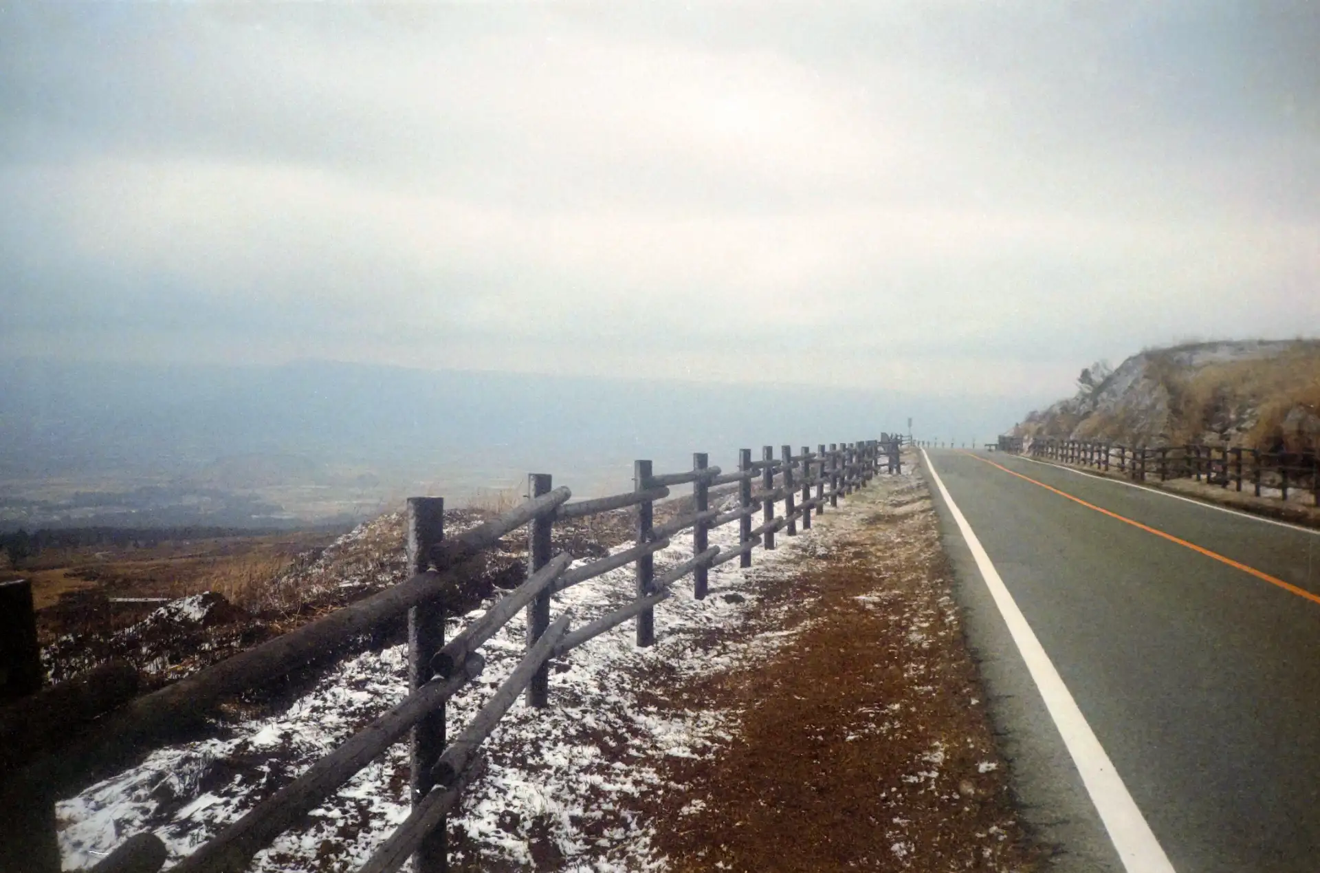 阿蘇山北麓の道