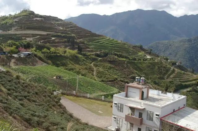 南部横貫公路から見える集落