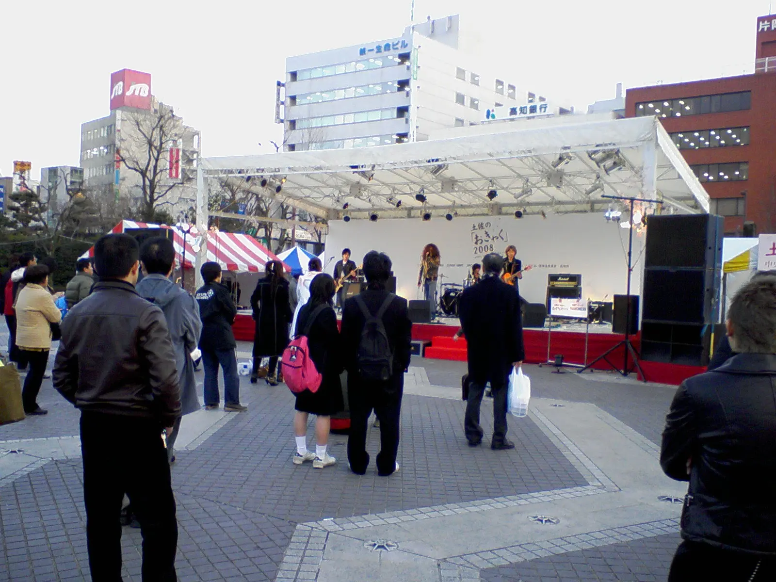 中心部の公園でライブイベント