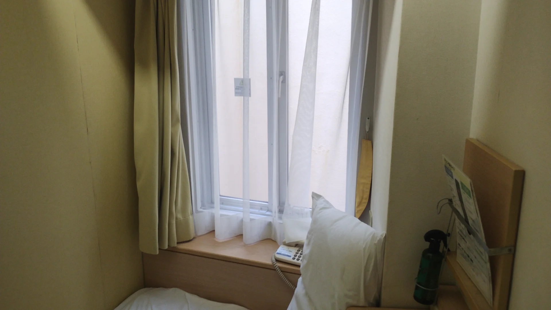 円筒形の建物のホテルの部屋