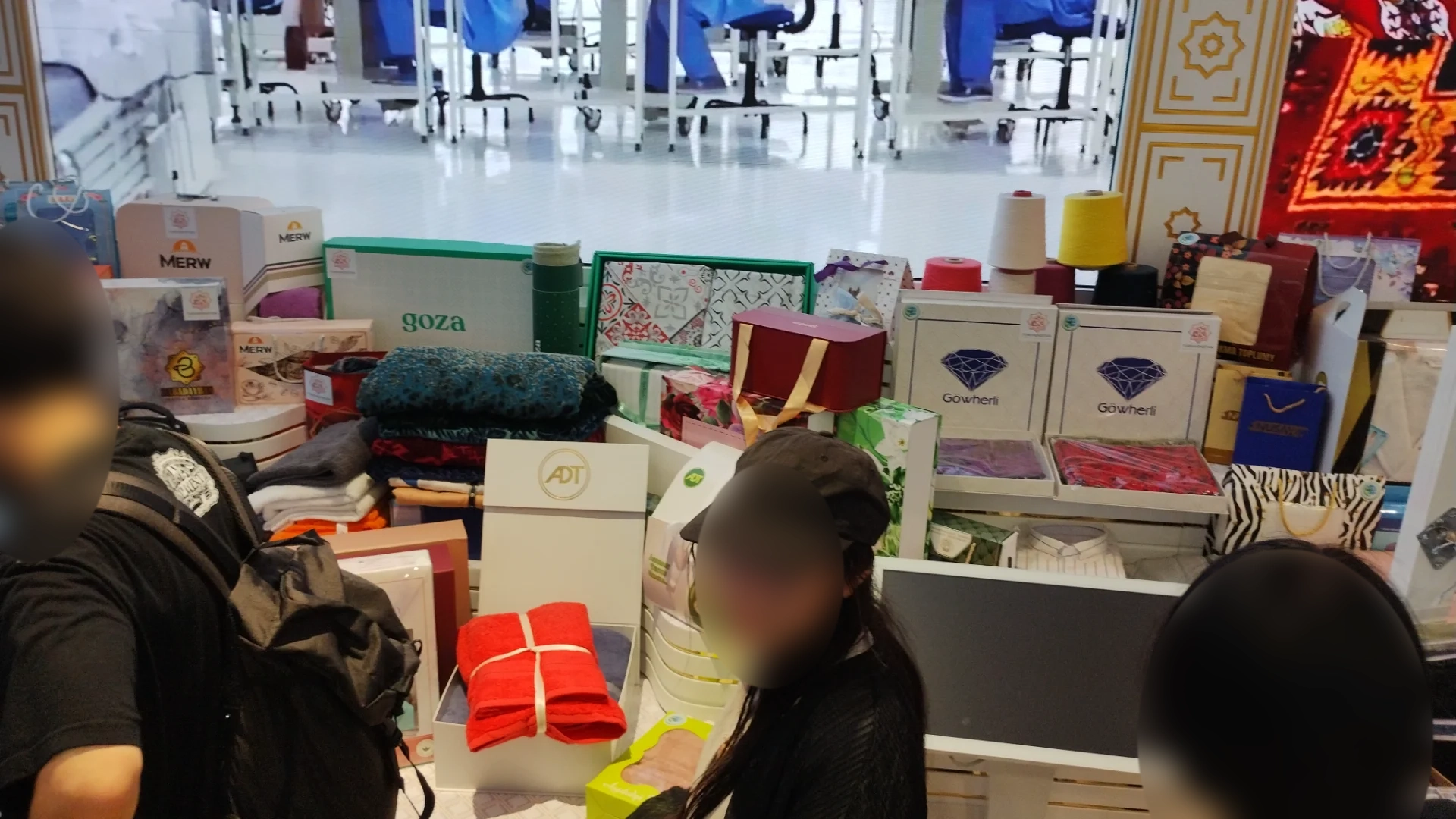 トルクメニスタン製品の展示