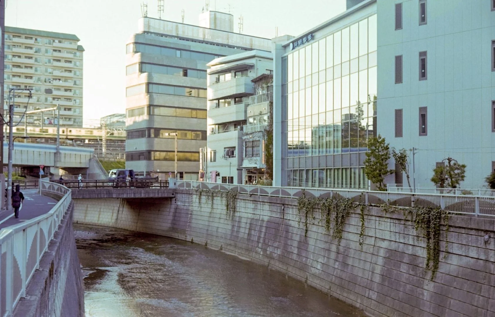 アイレス移転前の所在地裏手