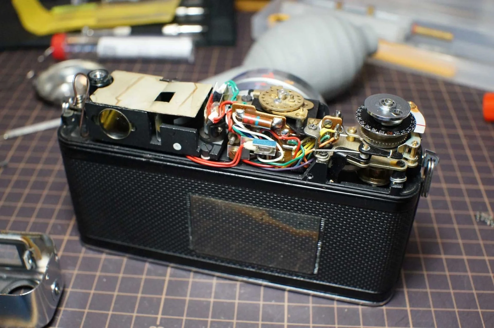 ヤシカエレクトロ35の内部