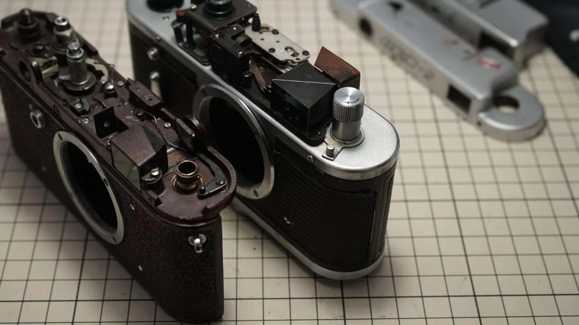 FED-2とZorki-4の内部