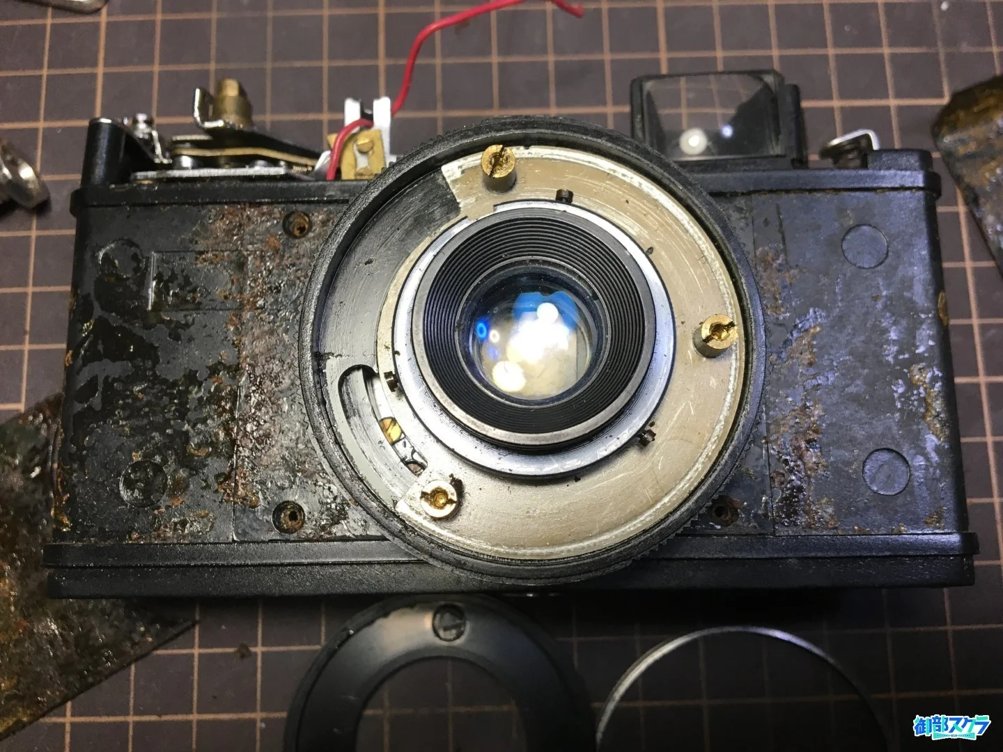 銘板を外したところ