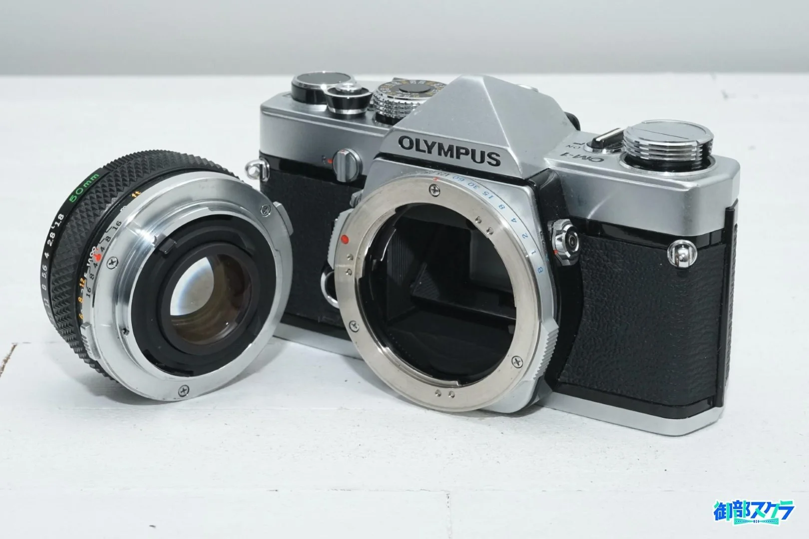 OLYMPUS OM-1