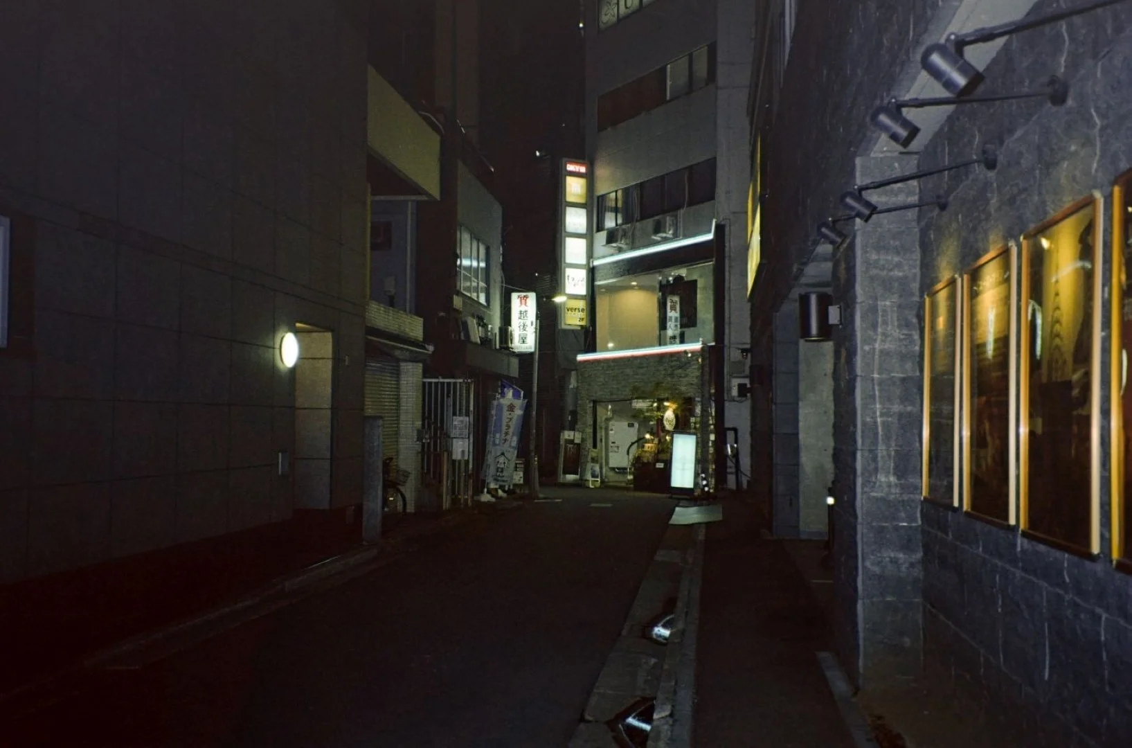 広角端でストロボ使用